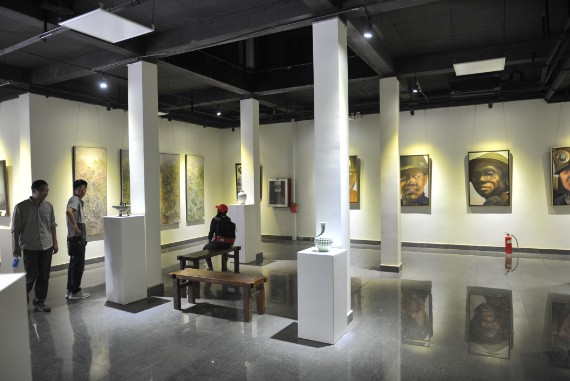 悟空体育举办油画毕业创作展