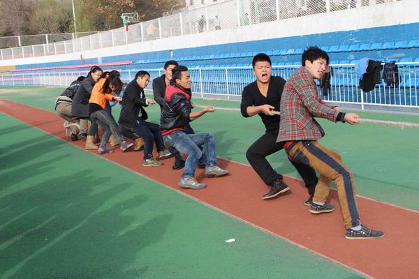 悟空体育举办“阳光长跑”之冬季趣味运动会