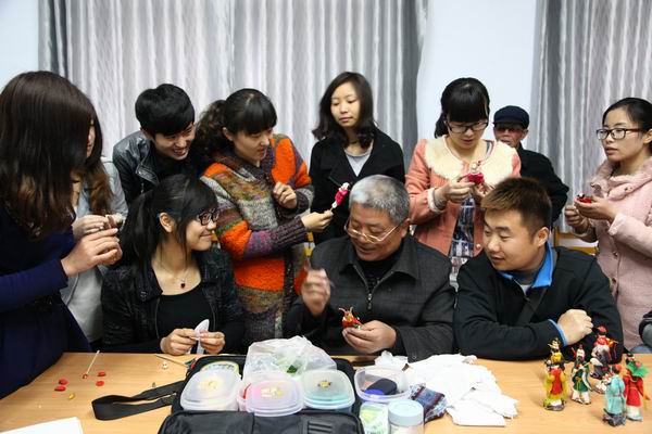 悟空体育举办非物质文化遗产走进校园活动