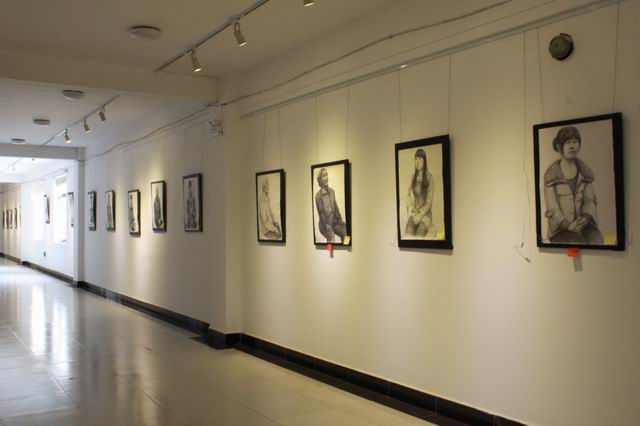 悟空体育举办人物写生课堂习作汇报展