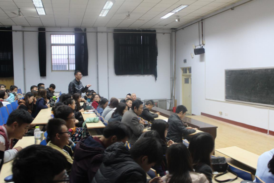 悟空体育举办“幻境油画的材料与技法”学术讲座