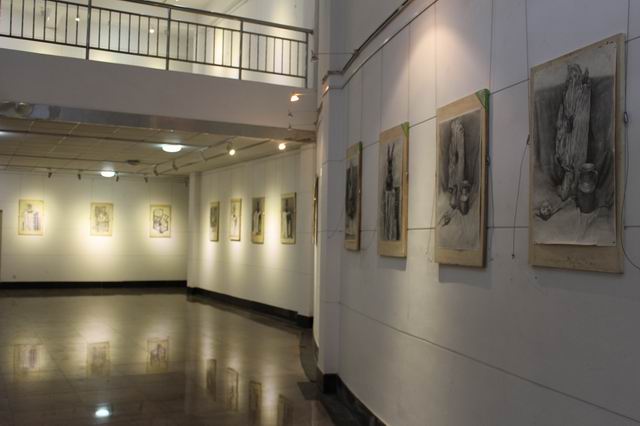 悟空体育举办素描联展